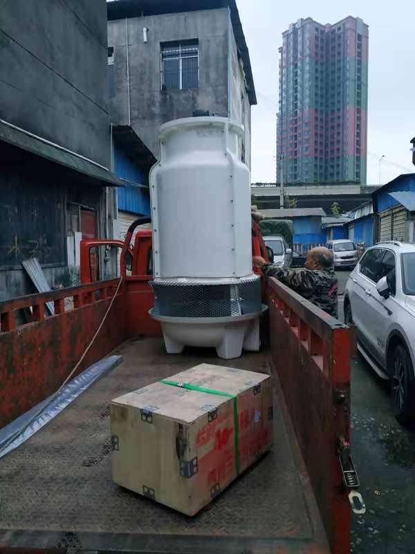 遂宁GL-10T冷却塔，1.5KW水泵物流发货
